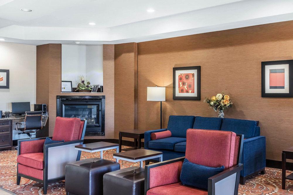 Comfort Inn & Suites Near Bethel College Newton Экстерьер фото