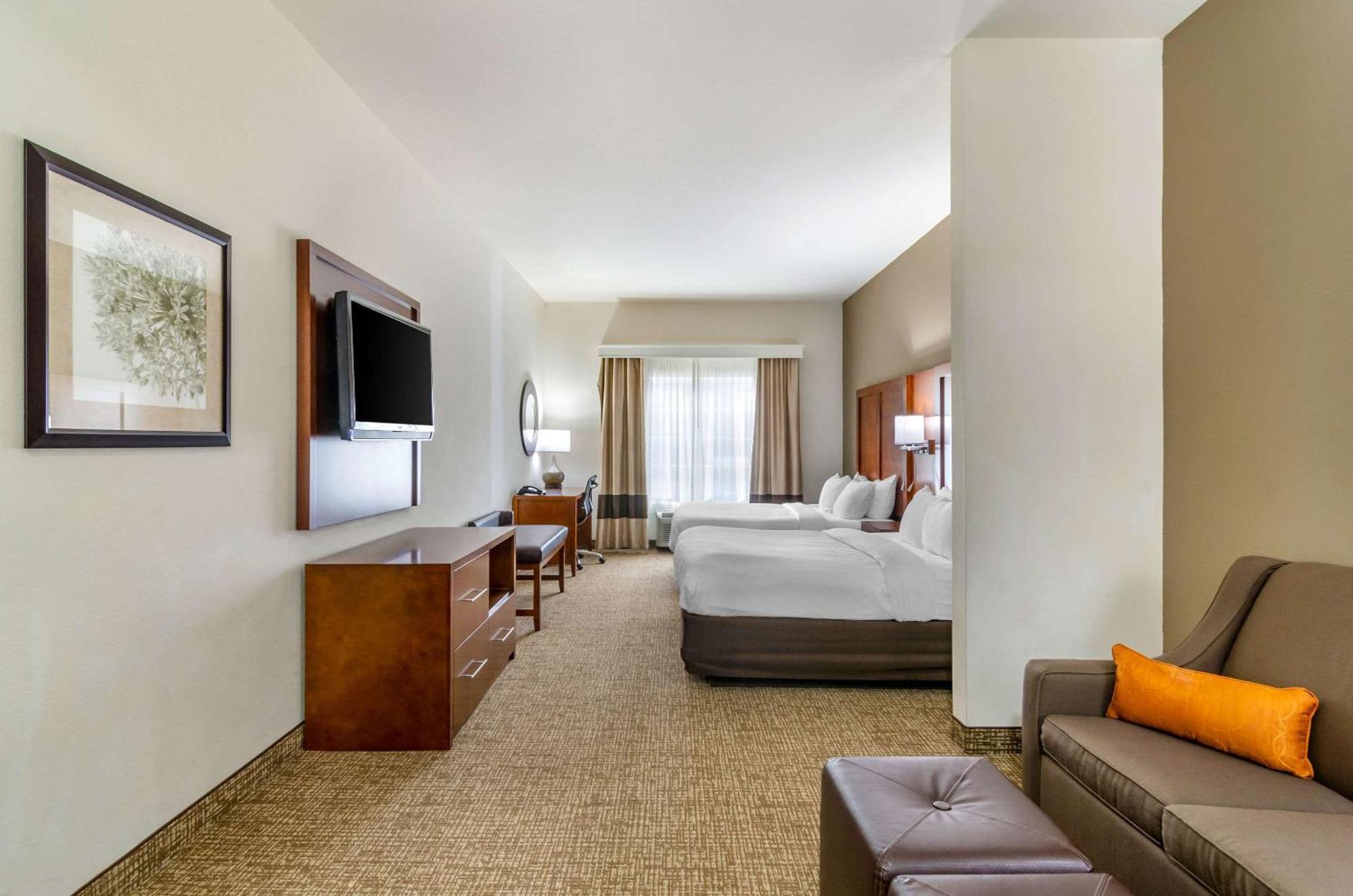 Comfort Inn & Suites Near Bethel College Newton Экстерьер фото